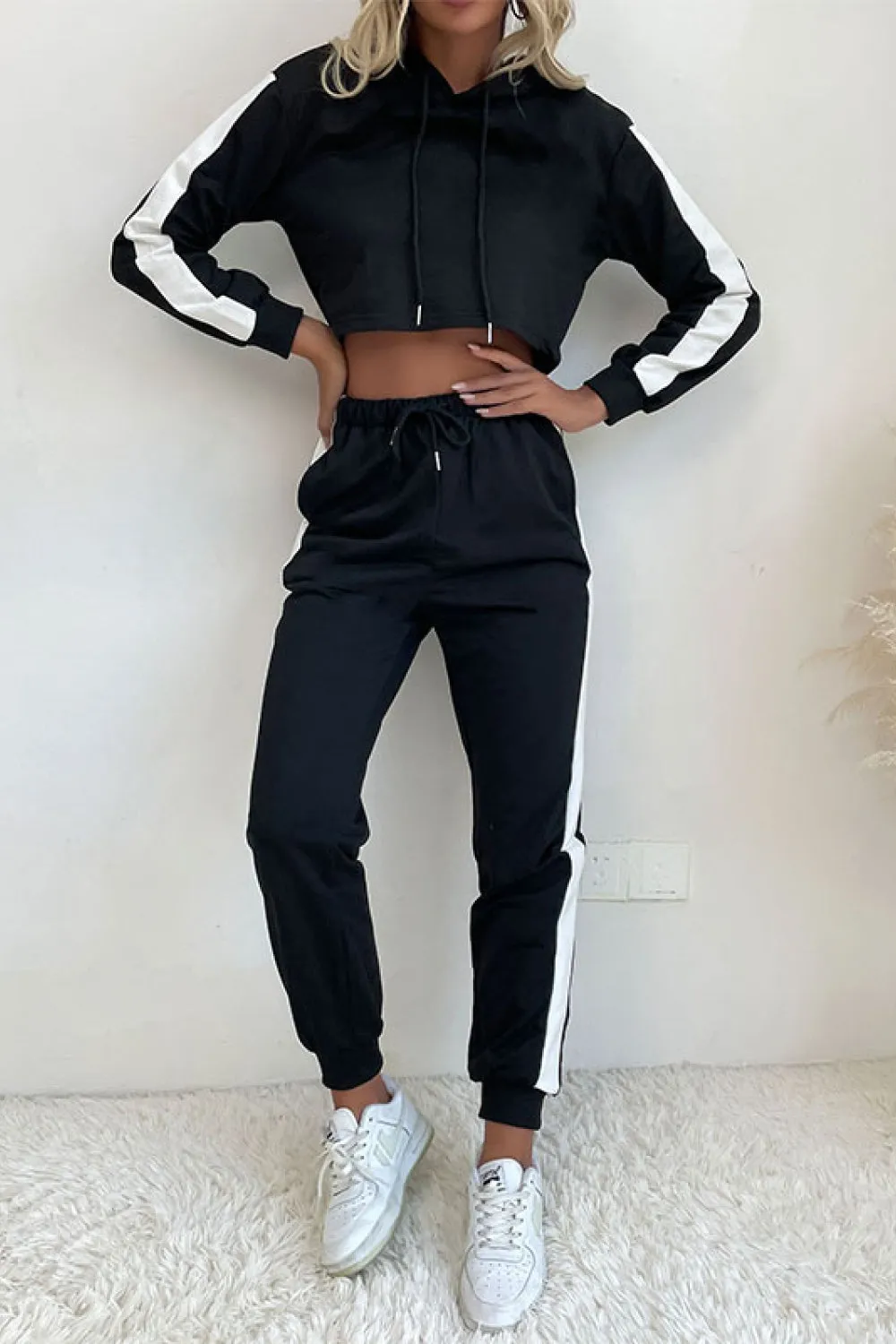 Mila - Black Women's classic and comfortable winter hoodie set