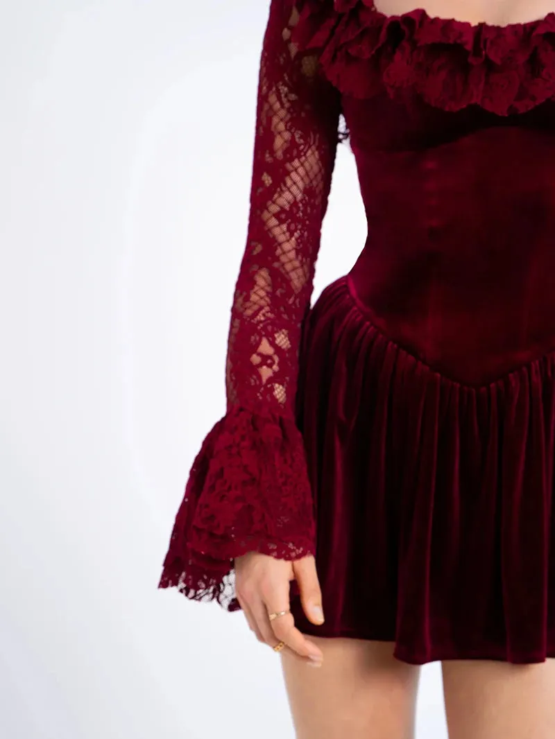 Trendy Velvet Ruffle Dress with Lace Sleeves